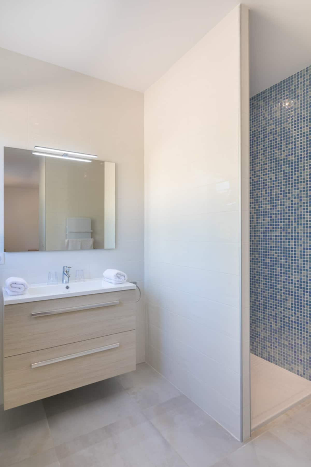 Salle de bain et douche à l'italienne