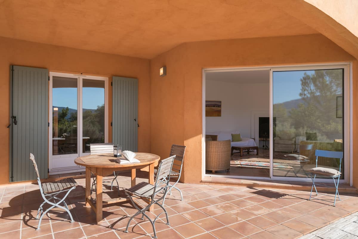 Terrasse couverte avec vue